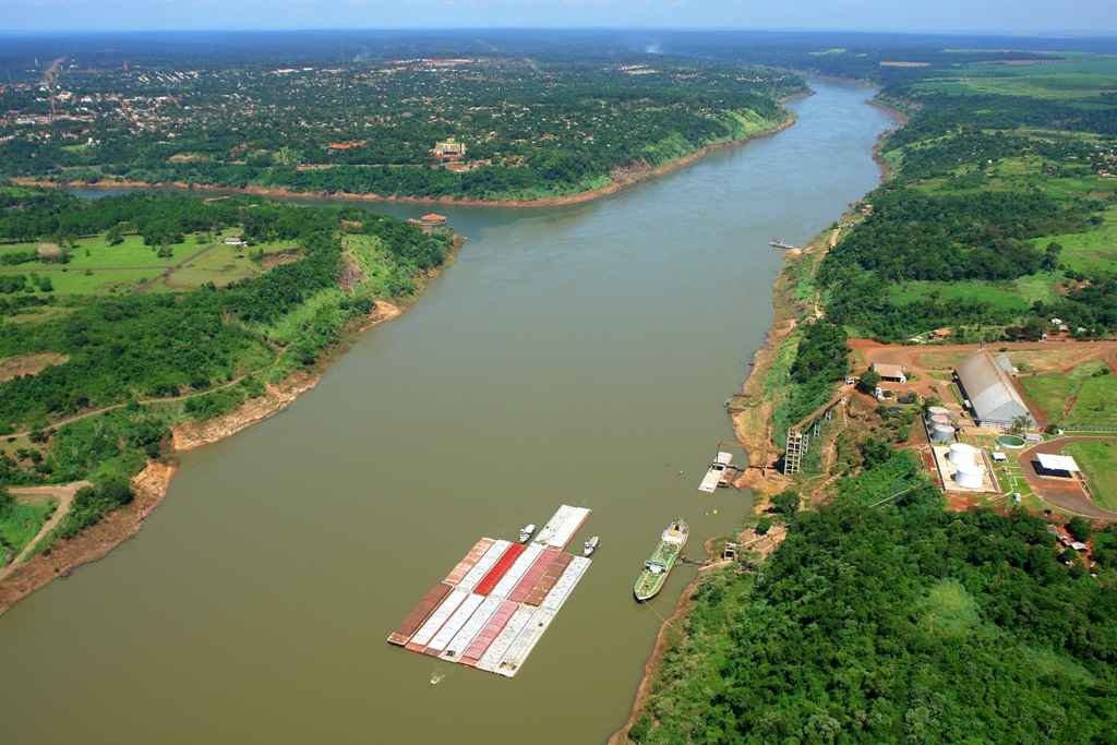 Transporte Fluvial Río Paraná